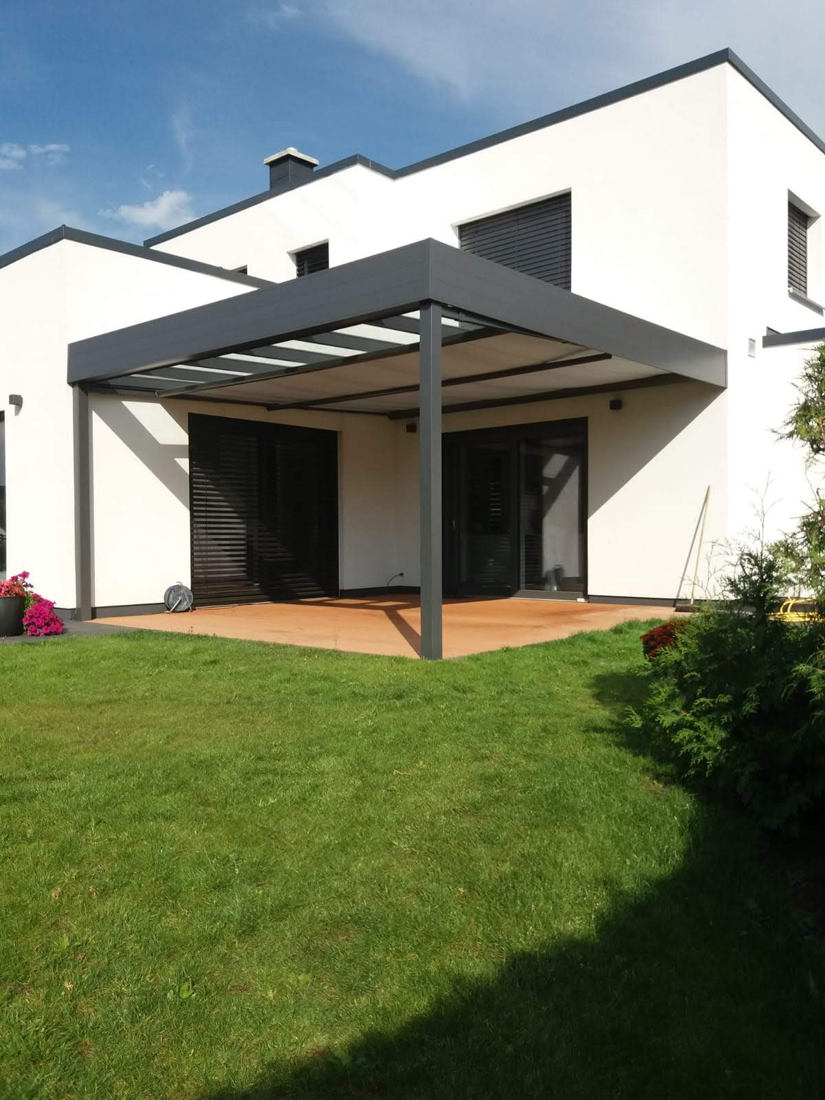 Mehr über den Artikel erfahren Terassendach in Salzgitter