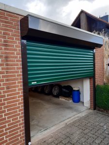 Mehr über den Artikel erfahren grünes Garagentor