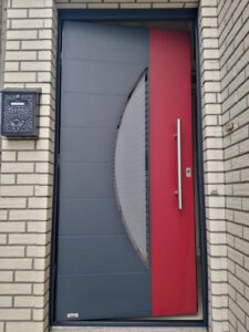Mehr über den Artikel erfahren Neue Haustür – vorher / nachher