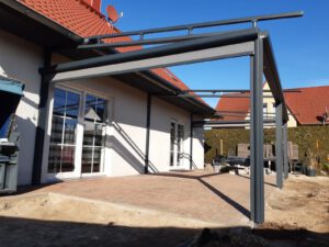 Mehr über den Artikel erfahren Textil-Terrassendach mit Beschattungen und LED-Beleuchtung