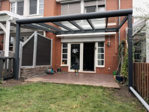 Mehr über den Artikel erfahren Terrassendach mit LED-Beleuchtung