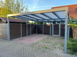 Mehr über den Artikel erfahren Carport mit Zaunanlage
